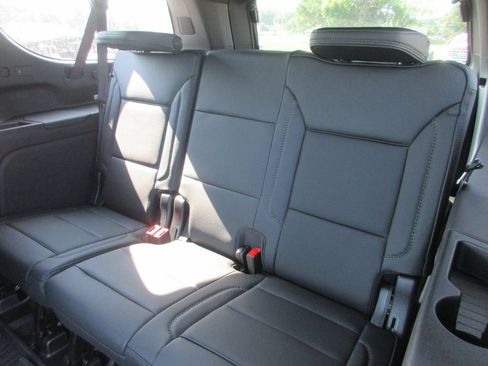 New 2026 GMC Yukon XL Denali w/ Sun & Power Step Package AWD/4WD image 13