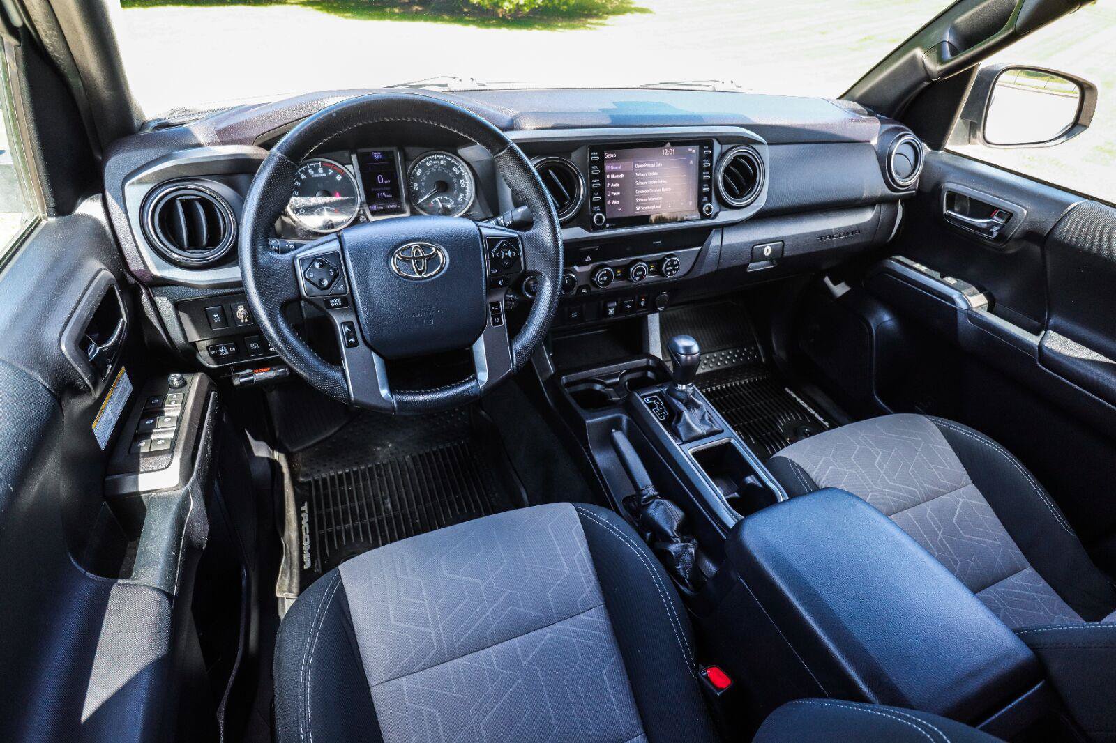 Used 2020 Toyota Tacoma TRD Off-Road AWD/4WD image 25
