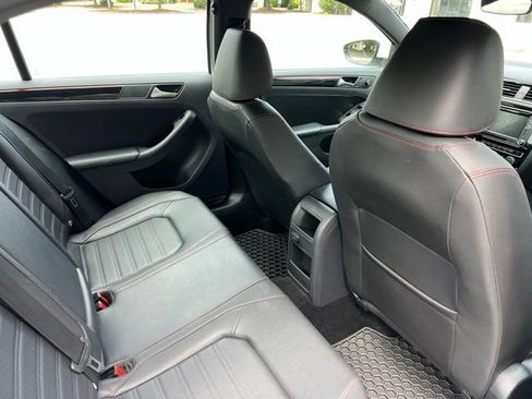 Used 2017 Volkswagen Jetta GLI FWD image 17