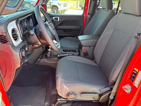 Used 2025 Jeep Wrangler Sahara 4xe w/ Safety Group AWD/4WD image 9
