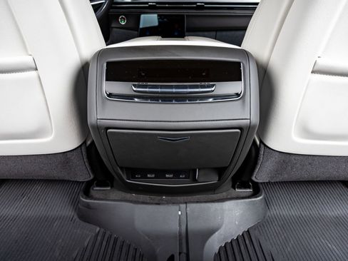 Used 2026 Cadillac Escalade Platinum Sport w/ LPO, ONYX Package image 34