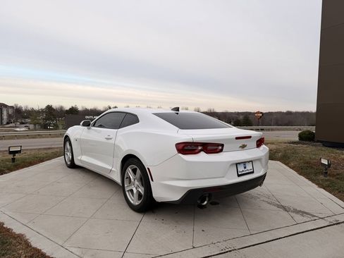 Used 2019 Chevrolet Camaro LT image 6