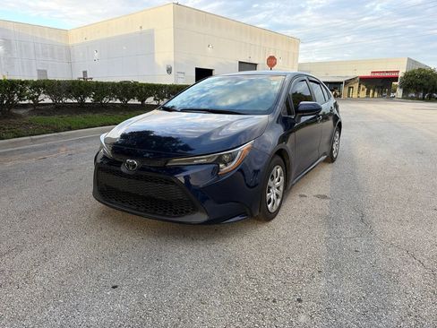 Used 2022 Toyota Corolla LE FWD image 1