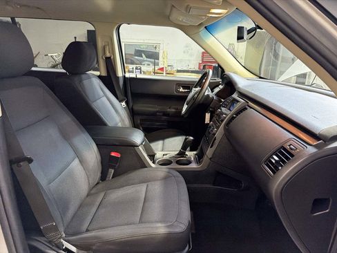 Used 2016 Ford Flex SE image 28