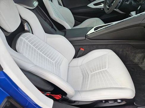 Used 2023 Chevrolet Corvette Stingray Premium Conv w/ Z51 Performance Package image 17