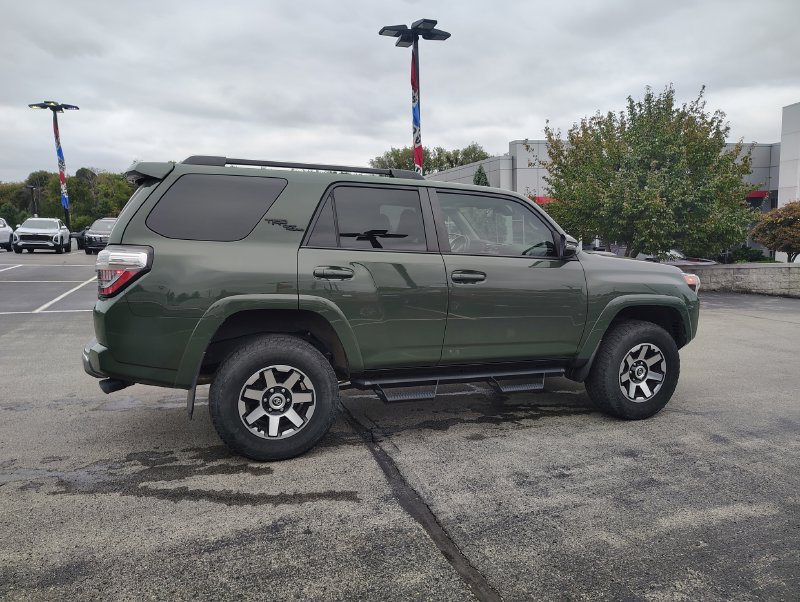 Used 2022 Toyota 4Runner TRD Off-Road Premium w/ Moonroof Package AWD/4WD image 4