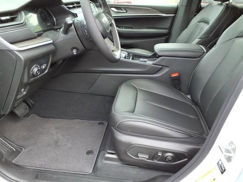 New 2026 Jeep Grand Cherokee L Limited AWD/4WD image 16