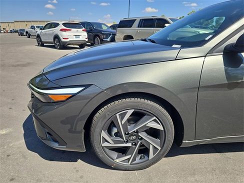 New 2025 Hyundai Elantra Sport image 10