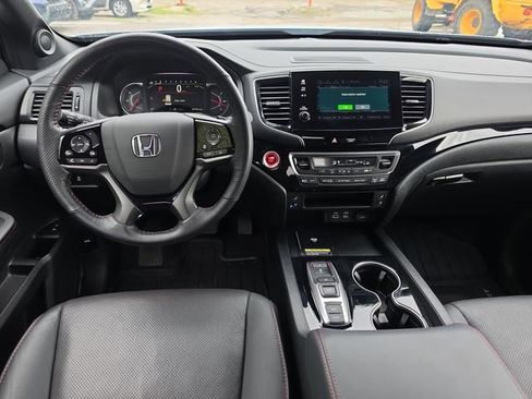 Used 2024 Honda Passport Black Edition image 9