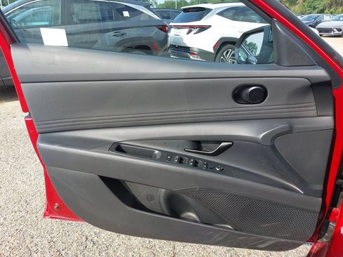 Certified 2025 Hyundai Elantra Sport FWD image 28