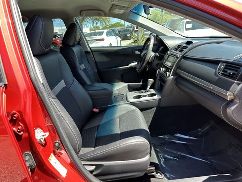 Used 2012 Toyota Camry SE image 14