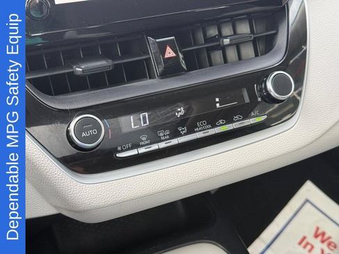 Used 2023 Toyota Corolla LE w/ LE Premium Package FWD image 28