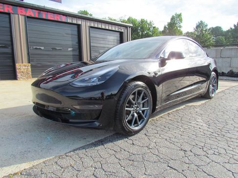 Used 2021 Tesla Model 3 Standard Range Plus RWD image 8