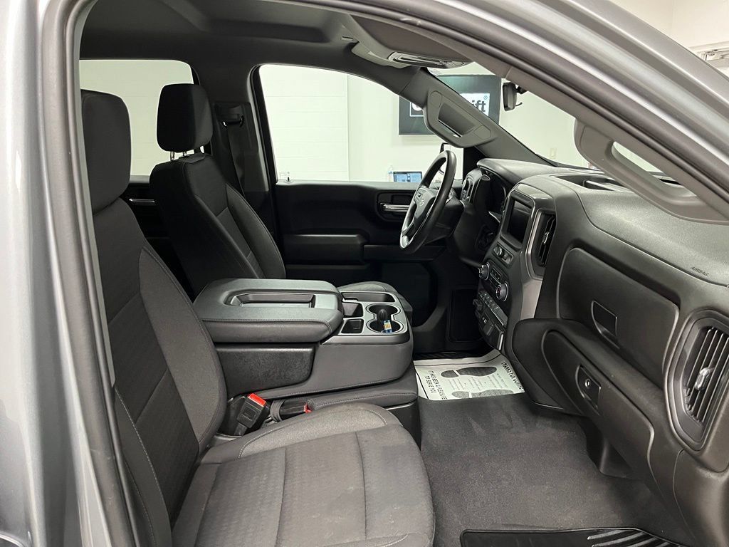 Used 2024 Chevrolet Silverado 1500 Custom w/ Dark Appearance Package AWD/4WD image 57