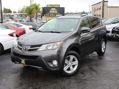 Used 2014 Toyota RAV4 XLE image 2
