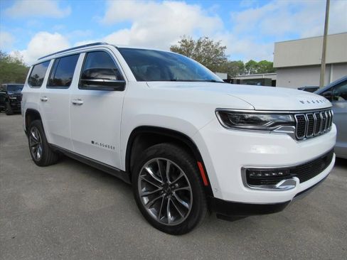 Used 2024 Jeep Wagoneer Series III w/ Premium Group I image 1