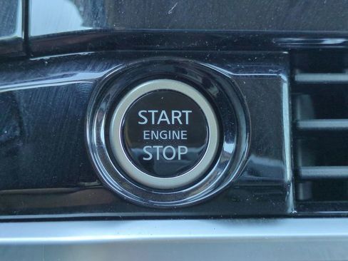 Used 2024 Nissan Pathfinder Platinum FWD image 28