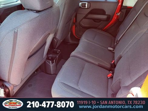 Used 2025 Jeep Wrangler Unlimited Sahara AWD/4WD image 16