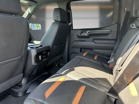 Used 2022 GMC Sierra 1500 AT4 w/ AT4 Premium Package AWD/4WD image 13