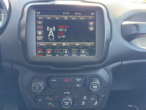 Used 2023 Jeep Renegade Trailhawk AWD/4WD image 13