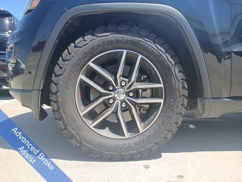 Used 2018 Jeep Grand Cherokee Trailhawk AWD/4WD image 5