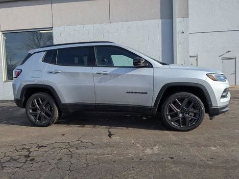 New 2026 Jeep Compass Latitude image 2