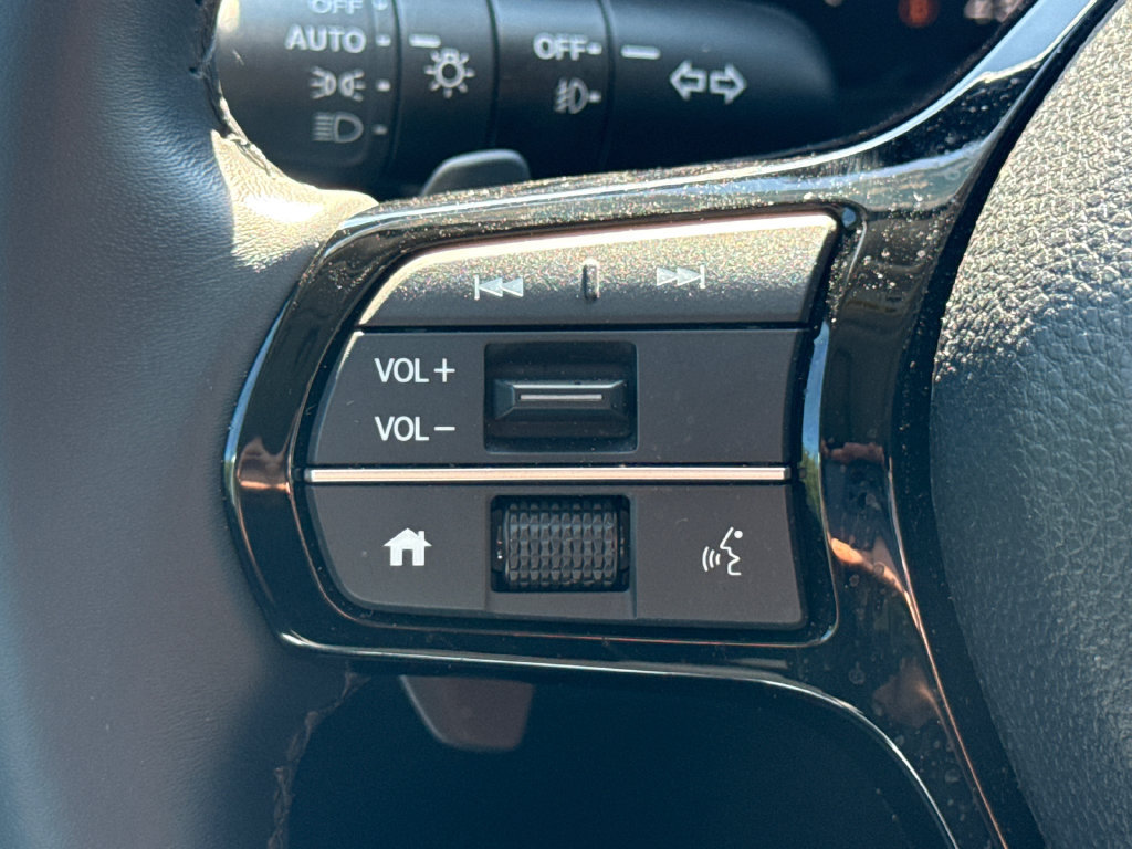 Certified 2025 Honda Pilot Touring image 30