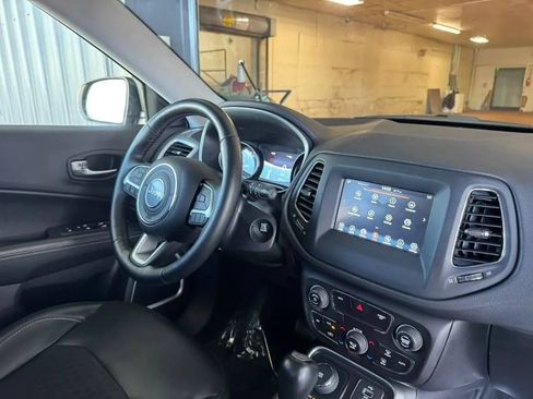 Used 2019 Jeep Compass Latitude w/ Popular Equipment Group AWD/4WD image 20