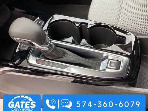 Used 2025 Chevrolet Trax LT w/ LT Convenience Package FWD image 28