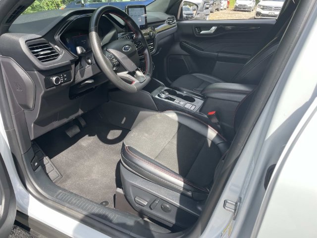 Used 2025 Ford Escape ST-Line FWD image 19