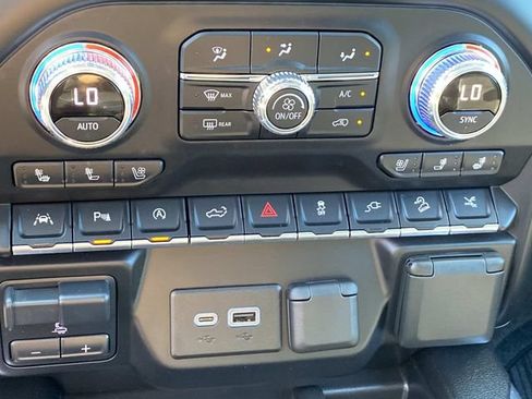 Used 2020 GMC Sierra 1500 Denali w/ Denali Ultimate Package AWD/4WD image 15