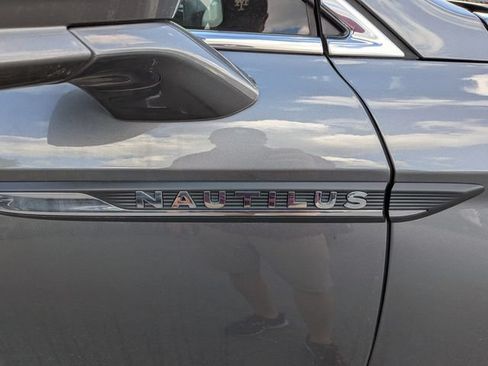 Used 2023 Lincoln Nautilus AWD w/ Premium Package image 10