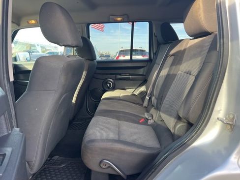 Used 2010 Jeep Commander Sport image 16