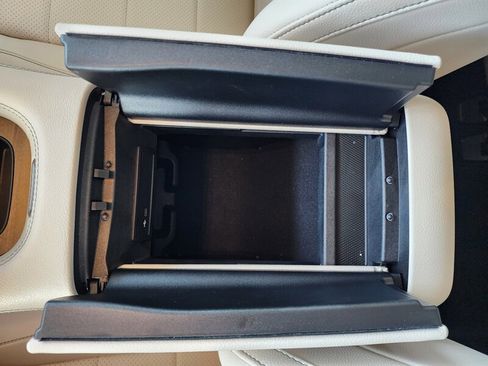 Used 2023 Mercedes-Benz GLE 350 4MATIC w/ AMG Line Exterior image 61