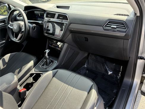 Certified 2023 Volkswagen Tiguan SE FWD image 13