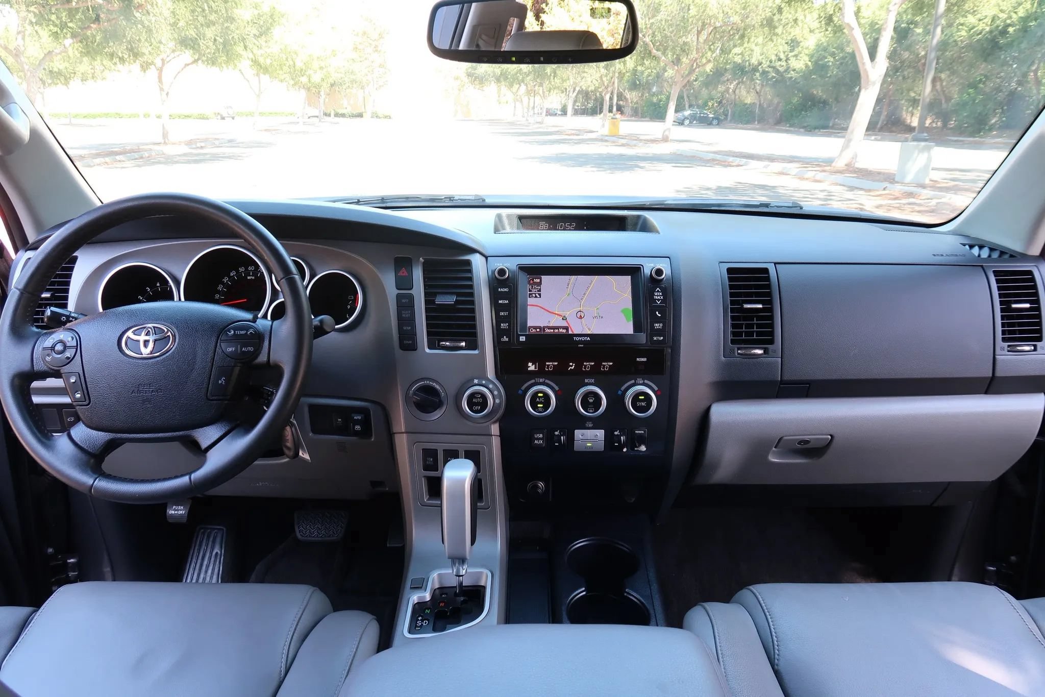 Used 2013 Toyota Sequoia Limited AWD/4WD image 25