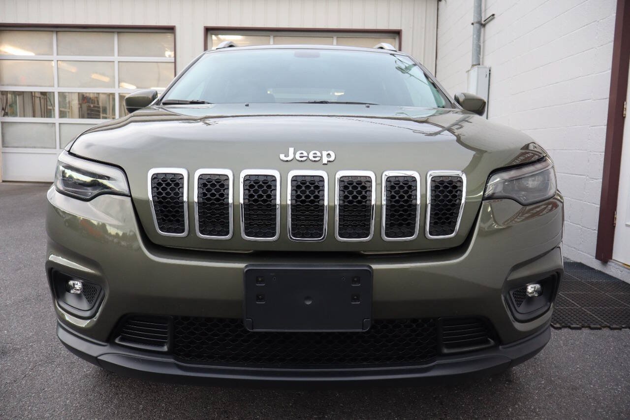 Used 2019 Jeep Cherokee Latitude w/ Popular Appearance Group AWD/4WD image 2