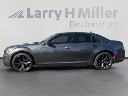 Used 2023 Chrysler 300 Touring w/ Sport Appearance Package image 2