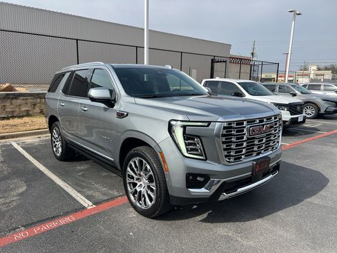 Used 2025 GMC Yukon Denali w/ Sun & Power Step Package image 1