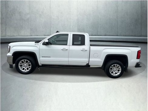 Used 2017 GMC Sierra 1500 SLE w/ SLE Value Package AWD/4WD image 2