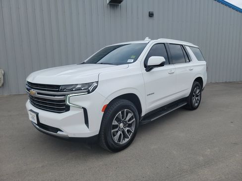 Used 2022 Chevrolet Tahoe LT w/ Luxury Package AWD/4WD image 3