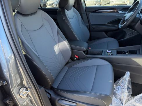 New 2026 Volkswagen Tiguan SE R-Line image 28