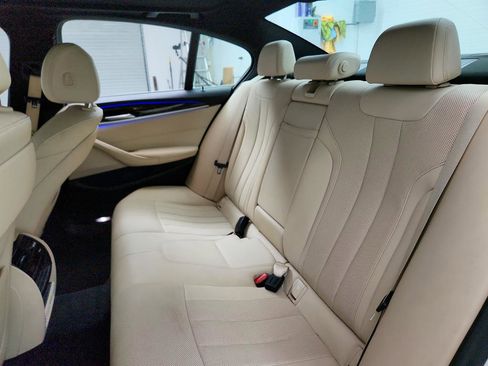 Used 2021 BMW 530i w/ Convenience Package RWD image 24