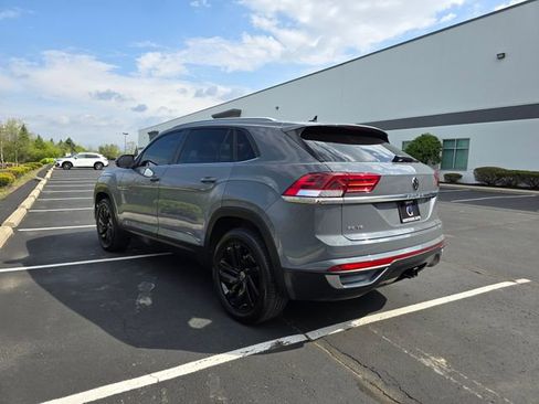 Used 2022 Volkswagen Atlas Cross Sport SE w/ Panoramic Sunroof Package AWD/4WD image 9