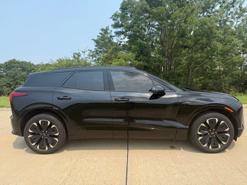 Used 2024 Chevrolet Blazer EV RS AWD/4WD image 2