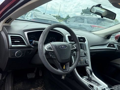 Used 2013 Ford Fusion S FWD image 4