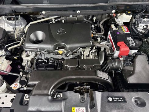 Used 2020 Toyota RAV4 LE FWD image 37