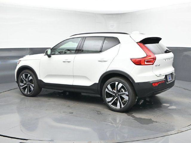 New 2026 Volvo XC40 B5 Plus w/ Climate Package AWD/4WD image 6