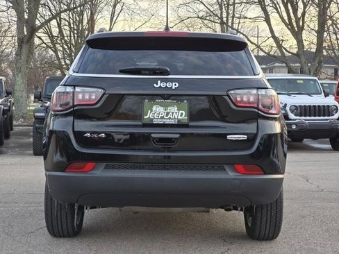 Used 2022 Jeep Compass Latitude image 24