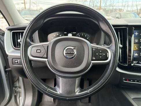 Used 2018 Volvo XC60 T5 Momentum w/ Advanced Package image 24